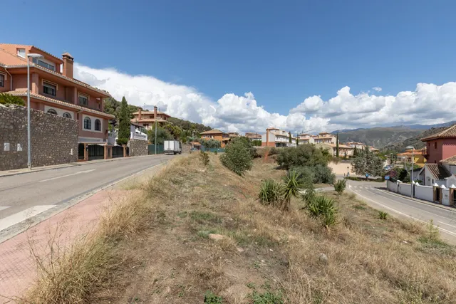 Parcela Urbanizable en Carretera de la Sierra — 26