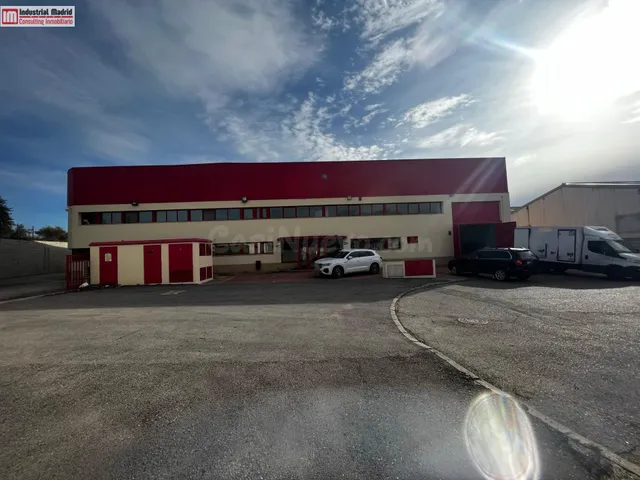 Nave industrial con cámaras frigoríficas en venta/alquiler e