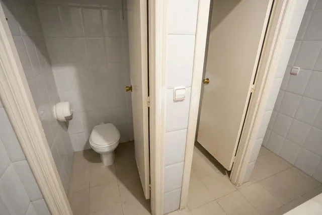 Local comercial de hostelería con gran terraza y salón de eventos en Guadiana. — 37