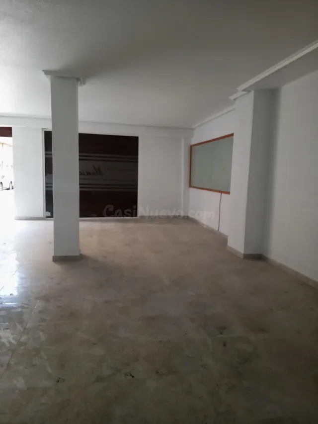 Amplio Local Comercial en Esquina - Ideal para Oficinas o Ac - foto 3