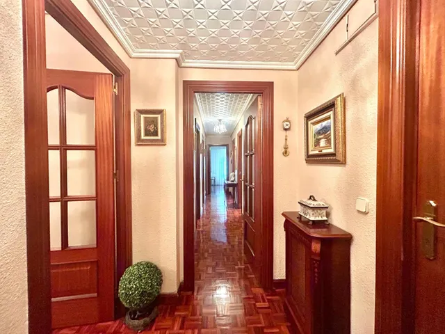 Piso amplio y luminoso con 3 habitaciones y grandes balcones en San Juan — 24