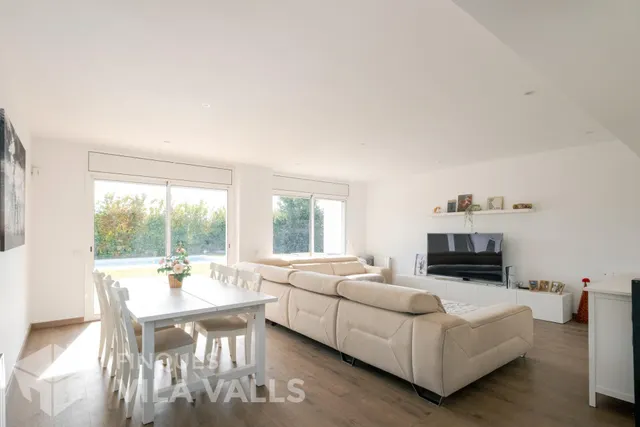 Chalet con piscina y 6 habitaciones en Can Regasol — 14