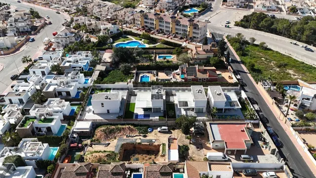 AMPLIA PARCELA EN ORIHUELA COSTA - foto 3