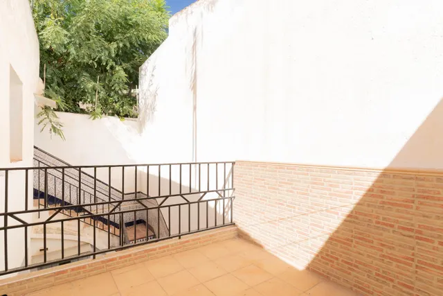 Espacio para toda la familia: 4 dormitorios y cochera — 25