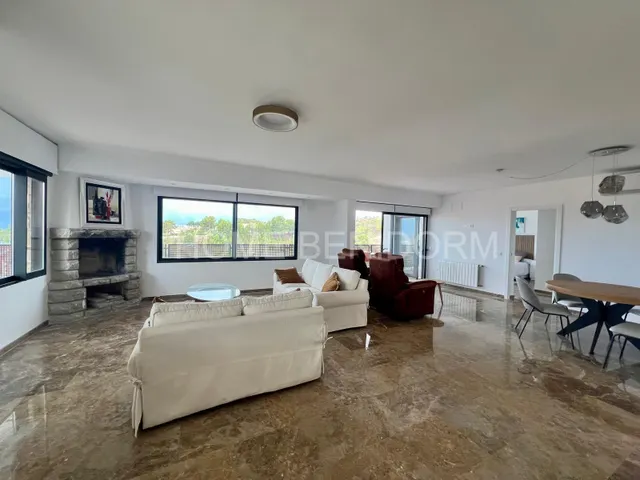CHALET INDEPENDIENTE COMPLETAMENTE REFORMADO CON PISCINA, GARAJE Y VISTAS DESPEJADAS — 35