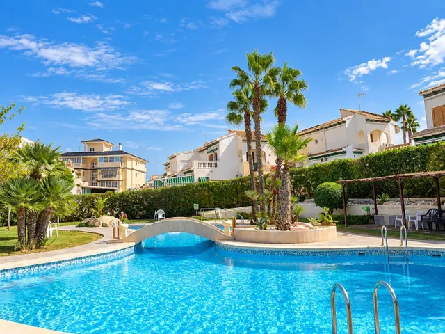 Tu rincón de sol en la mata: bungalow recién reformado con amplio jardín orientado al sur y a solo 450 metros de la playa — 40