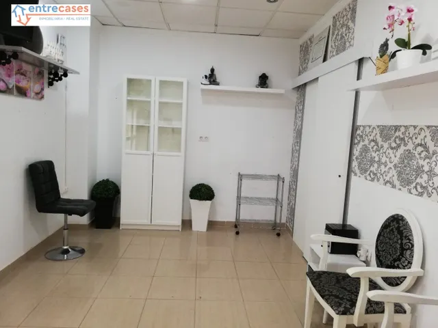 LOCAL CON LICENCIA ESTÉTICA O PELUQUERIA — 2