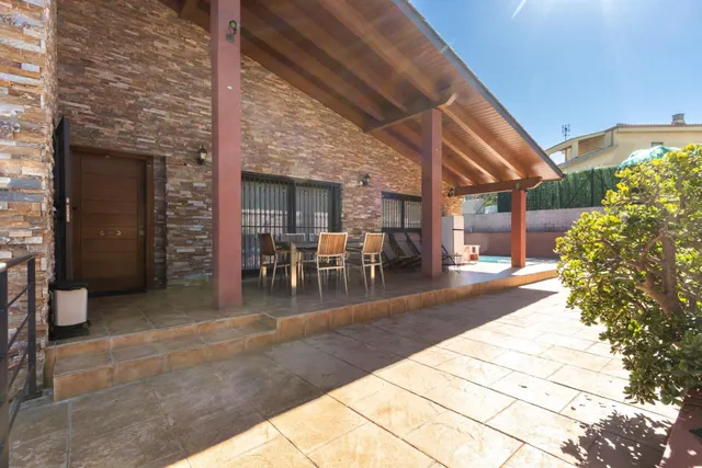 Casa con piscina, espacio y calidad en can font - ca n'avellaneda — 6