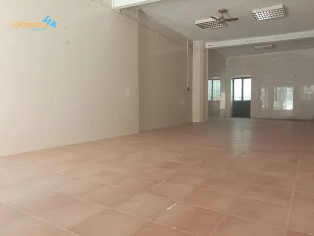 SE VENDE CASA ACONDICIONADA COMO TIENDA. — 4
