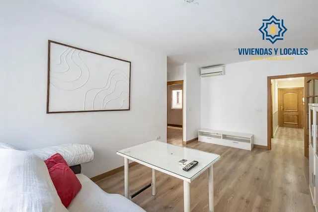 Piso con garaje, trastero y excelente ubicación en Huétor Vega — 3