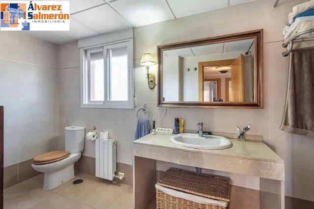 Casa pareada con piscina y vistas despejadas en Huétor Vega — 19