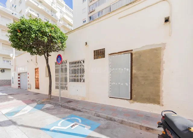 Local Comercial en venta a 50m del Paseo Marítimo de Fuengir