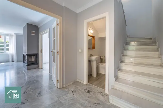 Elegante vivienda con piscina, chimenea y  jardín privado en Cortijo del Aire — 48
