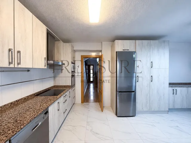 Chalet pareado reformado con garaje y cuatro dormitorios en Cabezo de Torres — 12