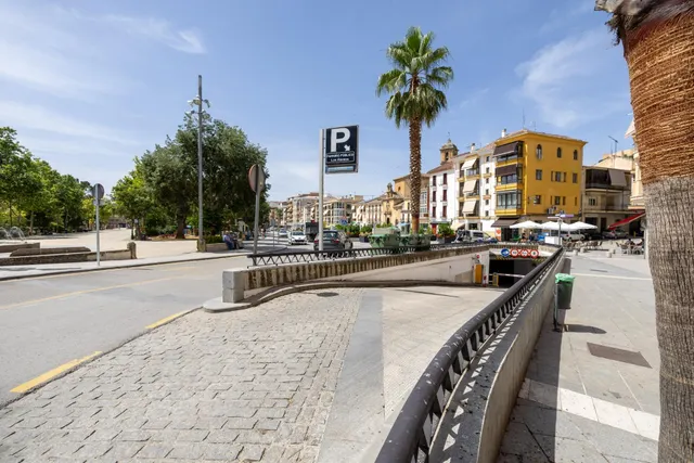 🏠 AMPLIO PISO EN EL CENTRO DE ALCALÁ LA REAL – 190 m2 CON TERRAZA Y OPCIÓN DE GARAJE — 36
