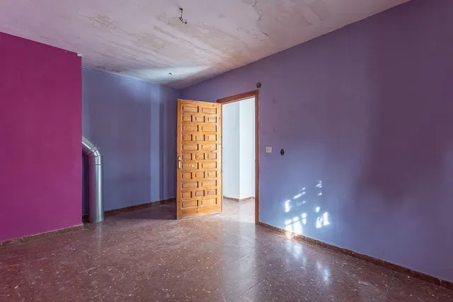 Cortijo con casa de 117 m2 y terreno de 2.312 m2 en Santa Fe — 13