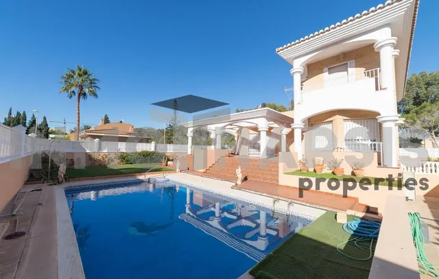 SE VENDE CHALET LUJO EN LAS MARINAS JUNTO CAMPO DE GOLF - foto 4