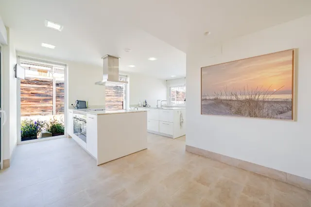 Villa independiente con piscina y 893 m2 de parcela en Benicàssim: espacio, diseño y privacidad — 12
