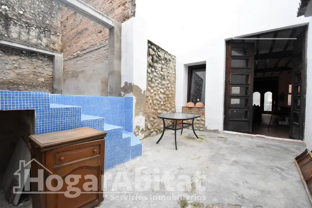 REFORMADO Y AMPLIO CON TECHOS ALTOS, PISCINA Y MUCHO ESTILO ¡TE ENCANTARÁ! — 38