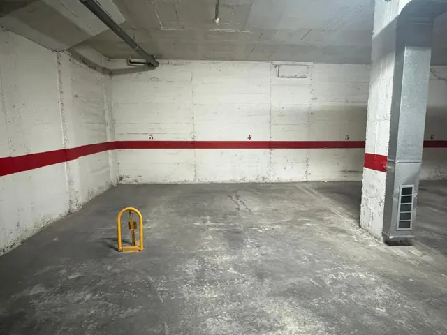 Plaza de parking — 16