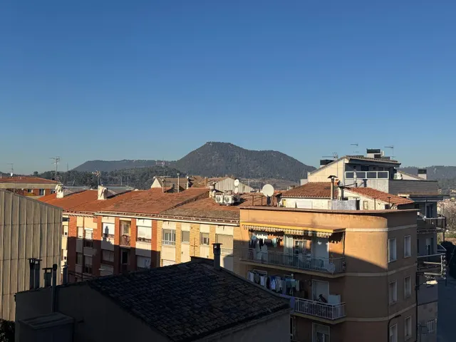 PISO REFORMADO DE 4 habitaciones EN MANRESA — 28
