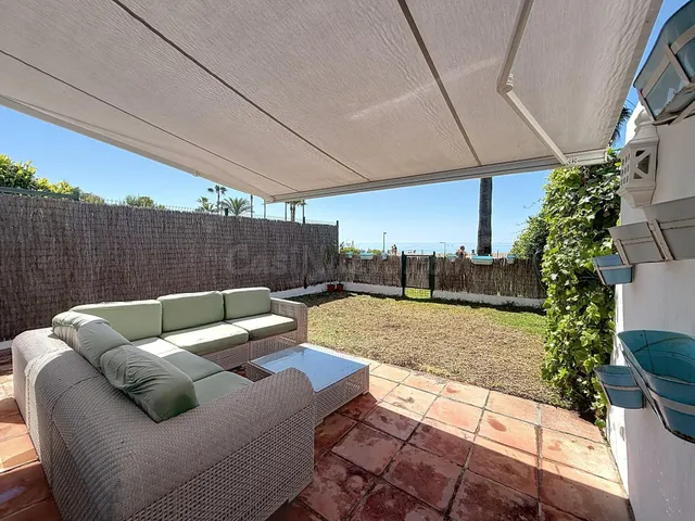 Exclusivo apartamento en primera línea de playa con acceso d