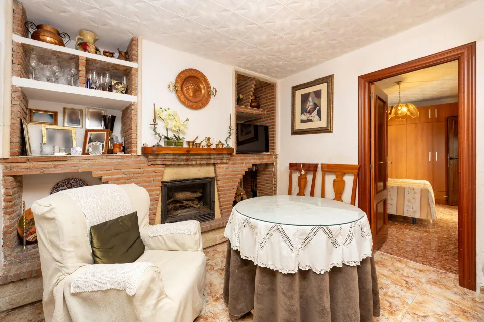 Casa adosada con terraza y 4 dormitorios en Lecrín – valle de Lecrín