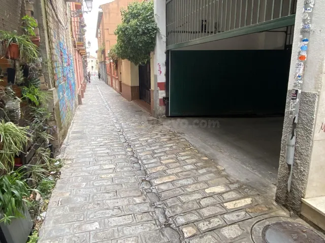PLAZA DE GARAJE EN EL BARRIO DEL REALEJO — 5