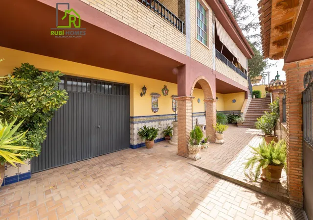 Espectacular chalet independiente con piscina en Alfacar — 6