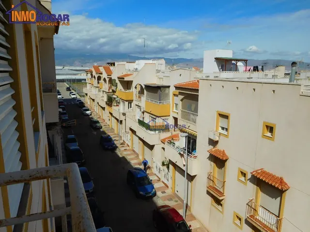 BONITO PISO EN LAS MARINAS 2 DOR ,TERRAZA ,FRENTE AL COLEGIO NUEVO. — 18
