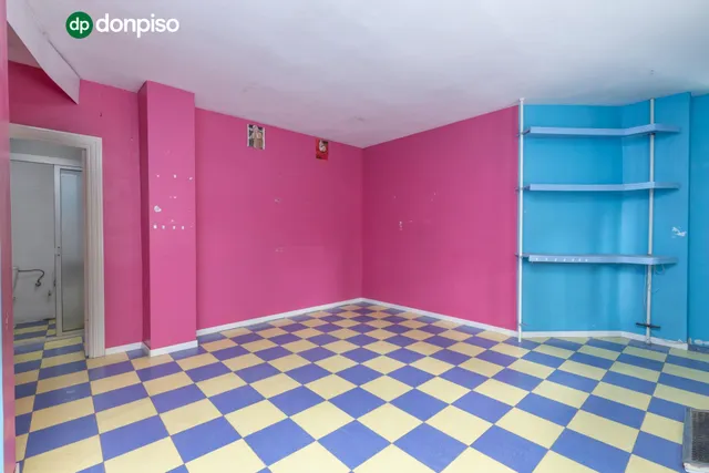 Local comercial en venta en calle agustina de aragón — 8