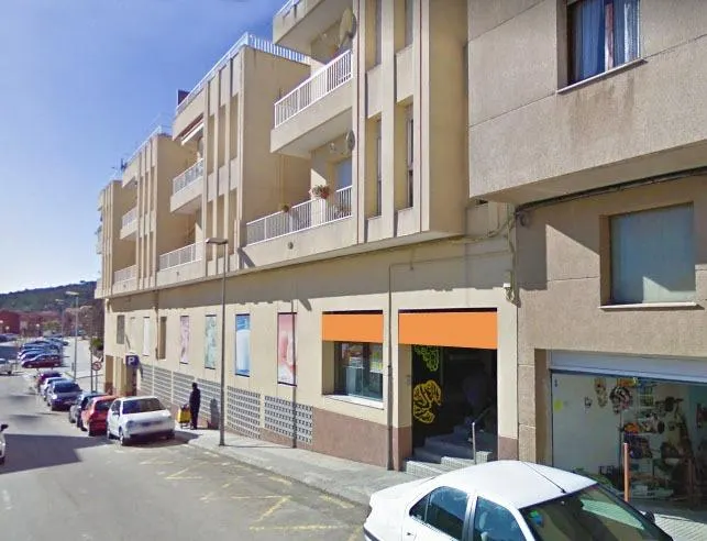 Amplio local comercial en el centro de Alcover.