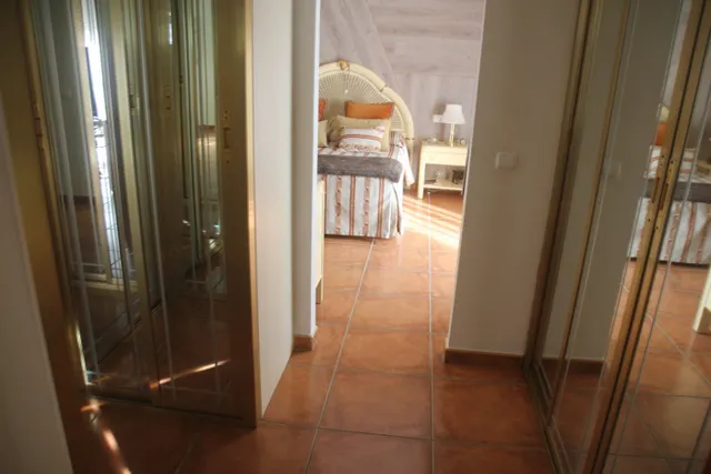 se vende casa adosada en el centro a tan solo 150 metros de la playa — 22