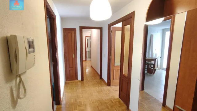 Amplio piso en alquiler  4 habitaciones, Zona SUR, Sto. Tomás — 8