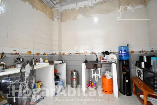 CASA ACOGEDORA Y SEMIREFORMADA CON PATIO — 20