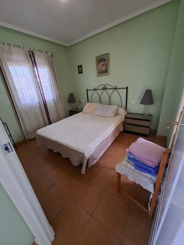 Villa con piscina comunitaria, Alicante, Torrevieja. 4 dormitorios, 82 m2, 1,2 kilómetros del mar — 18
