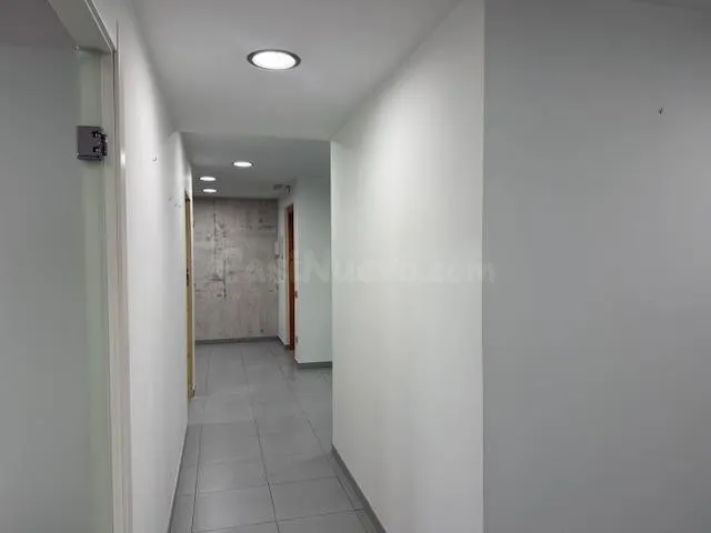 OFICINA EN VENTA EN PLENO CENTRO DE MANRESA – UBICACIÓN PREM - foto 5