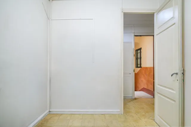 ¡Oportunidad única para inversores! Piso con alta rentabilidad e inquilino solvente en el centro de Manresa — 32