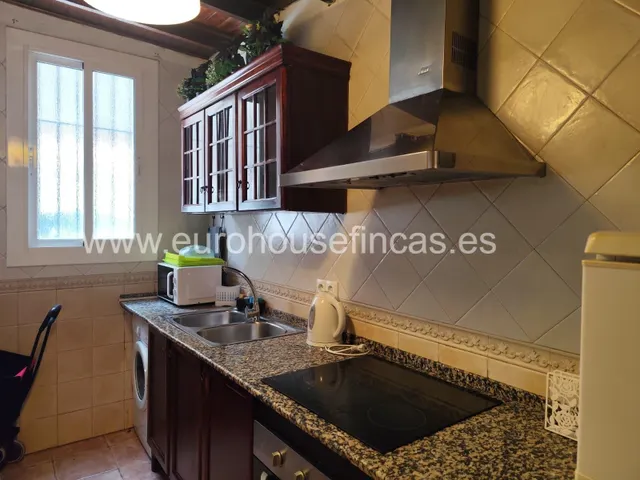 Piso reformado de una habitación con terraza en Finca antigua en Sants. — 21