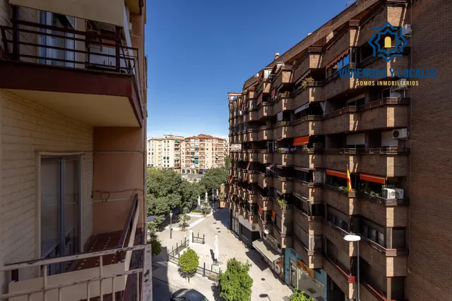 Piso para reformar junto a Plaza Einstein – 3 dormitorios y vistas despejadas — 29