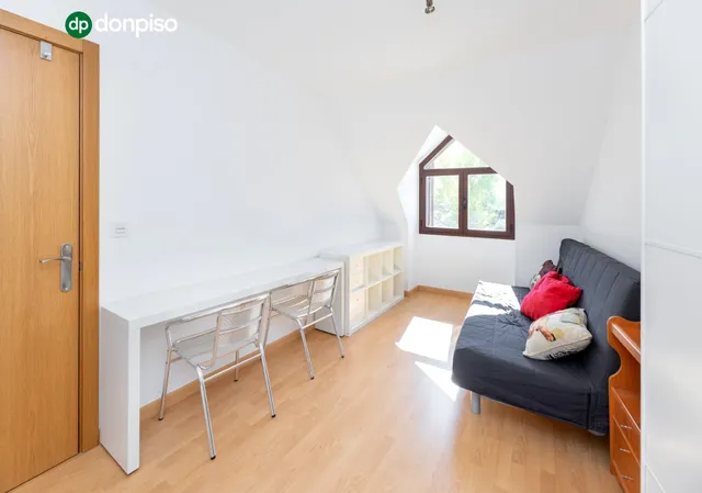 Ático dúplex en el barrio de Monachil. — 14