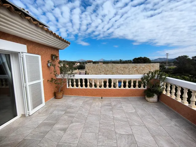Precioso chalé unifamiliar aislado con piscina y amplio garaje — 30