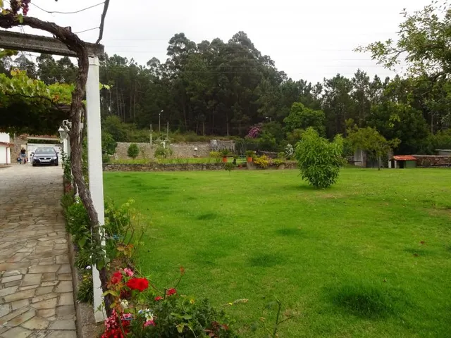 SE VENDE CASA SEÑORIAL PAREADA DE PIEDRA REFORMADA Y EN PERFECTO ESTADO EN PADRON — 48