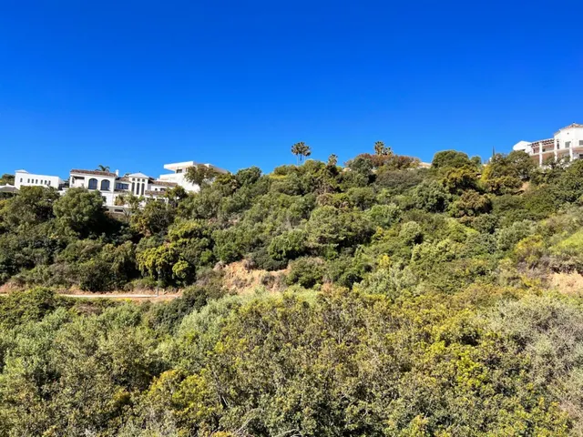 Parcela 4 habitaciones en venta - Costa del Sol