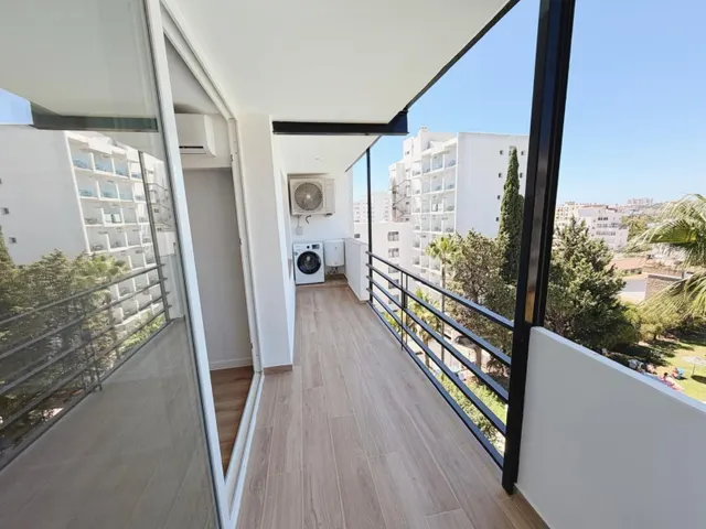 Piso en venta en Avenida de la Telefónica — 16