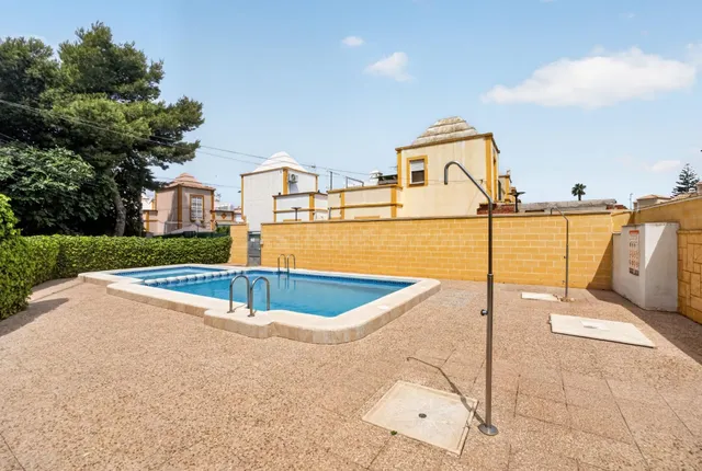 DÚPLEX CON SOLÁRIUM, JARDÍN, PISCINA Y JUNTO A C.C.HABANERAS/ CARREFOUR — 3