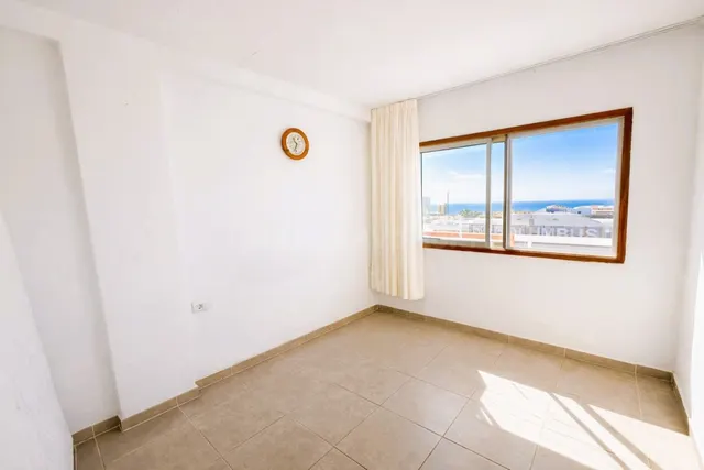 Acogedor apartamento con terraza y vistas al mar en Playa de las Américas — 9