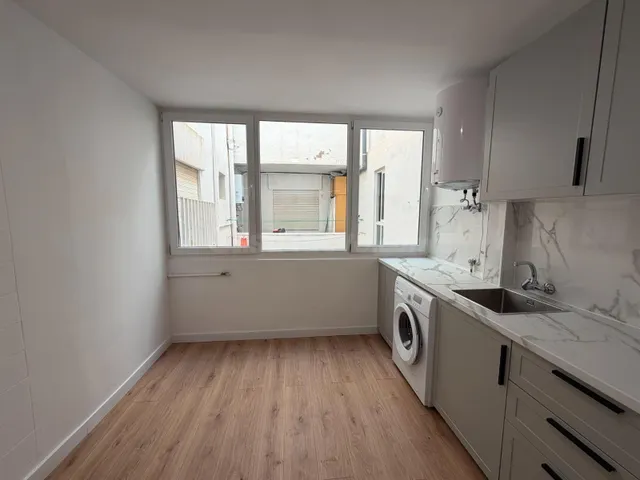 Apartamento con terraza, Alicante, Torrevieja, Playa del Acequión. 3 habitaciones, 108 m2, 90 metros al mar — 9