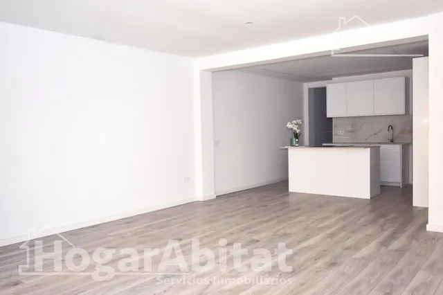 Reformado y muy bonito con balcón junto av. del maestro rodrigo — 9