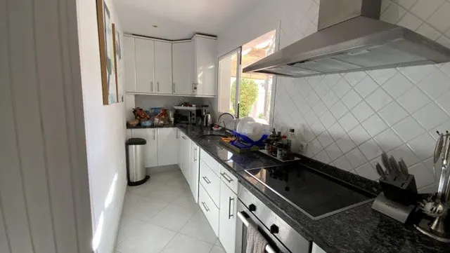 Gran casa mata de 3 plantas con licencia turística en el Cas - foto 4